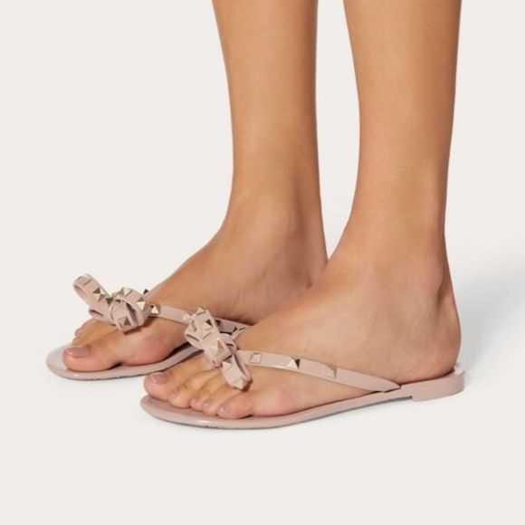 Cream + gold Rockstud Bow Beige Jelly Sandals NWOB - Picture 4 of 12